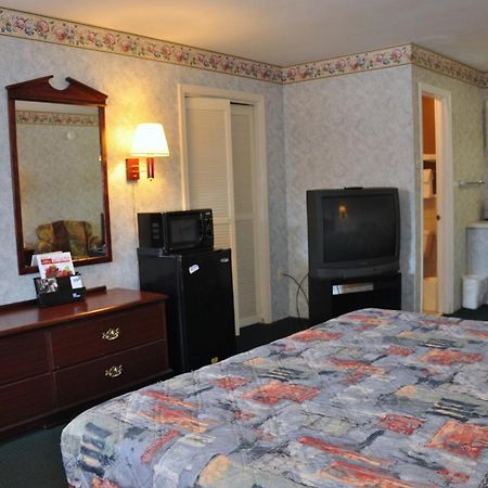 Merrimac Inn & Suites Уилямсбърг Екстериор снимка