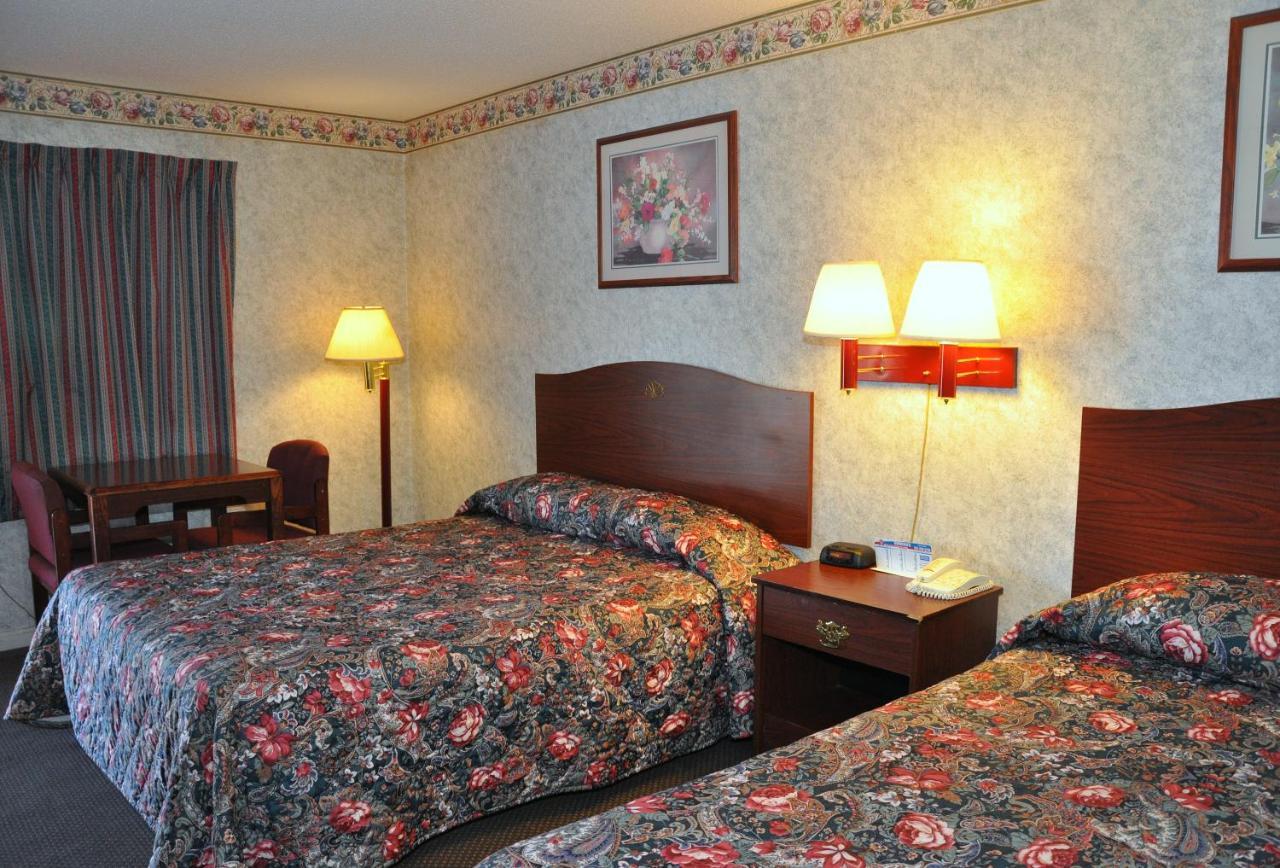 Merrimac Inn & Suites Уилямсбърг Екстериор снимка