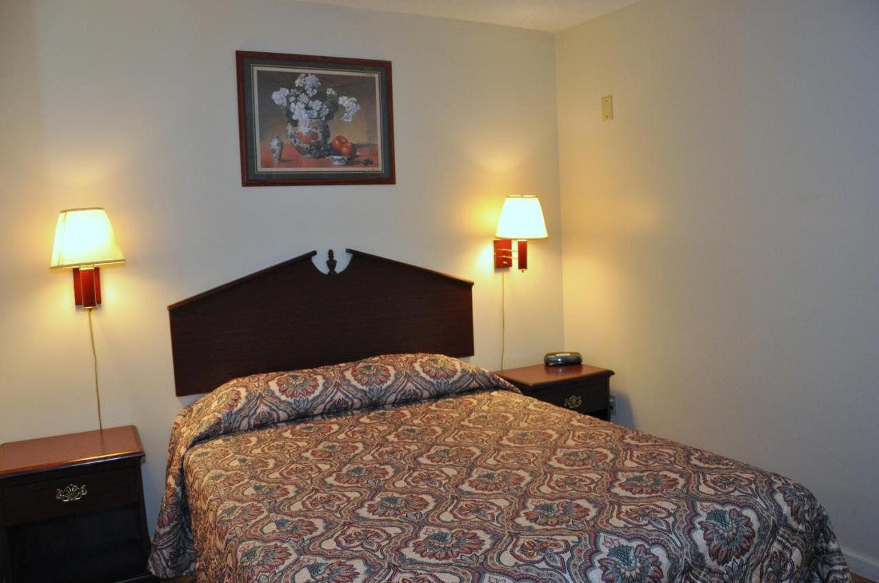 Merrimac Inn & Suites Уилямсбърг Екстериор снимка