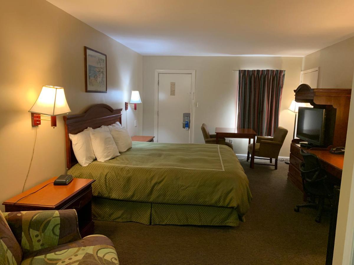 Merrimac Inn & Suites Уилямсбърг Екстериор снимка
