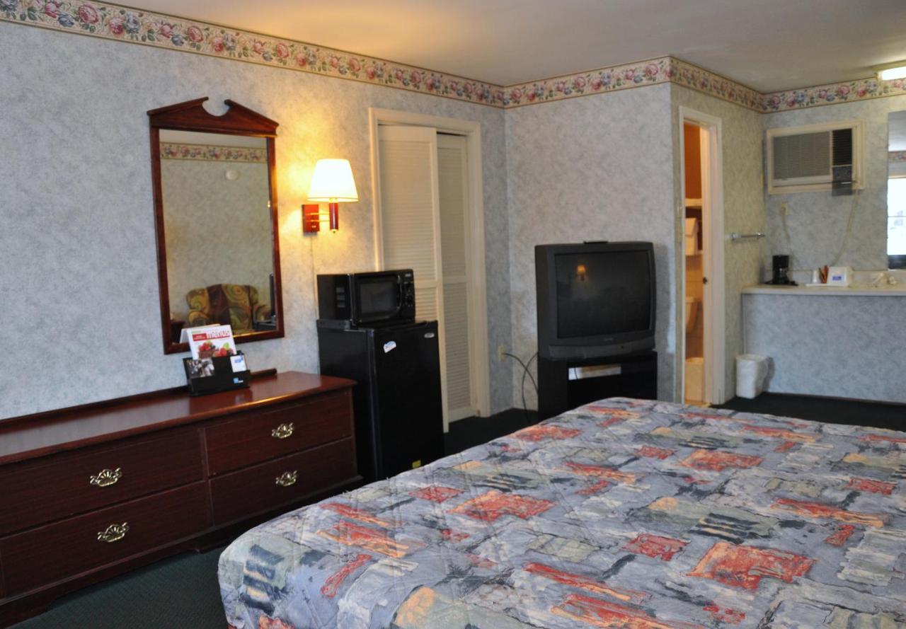 Merrimac Inn & Suites Уилямсбърг Екстериор снимка