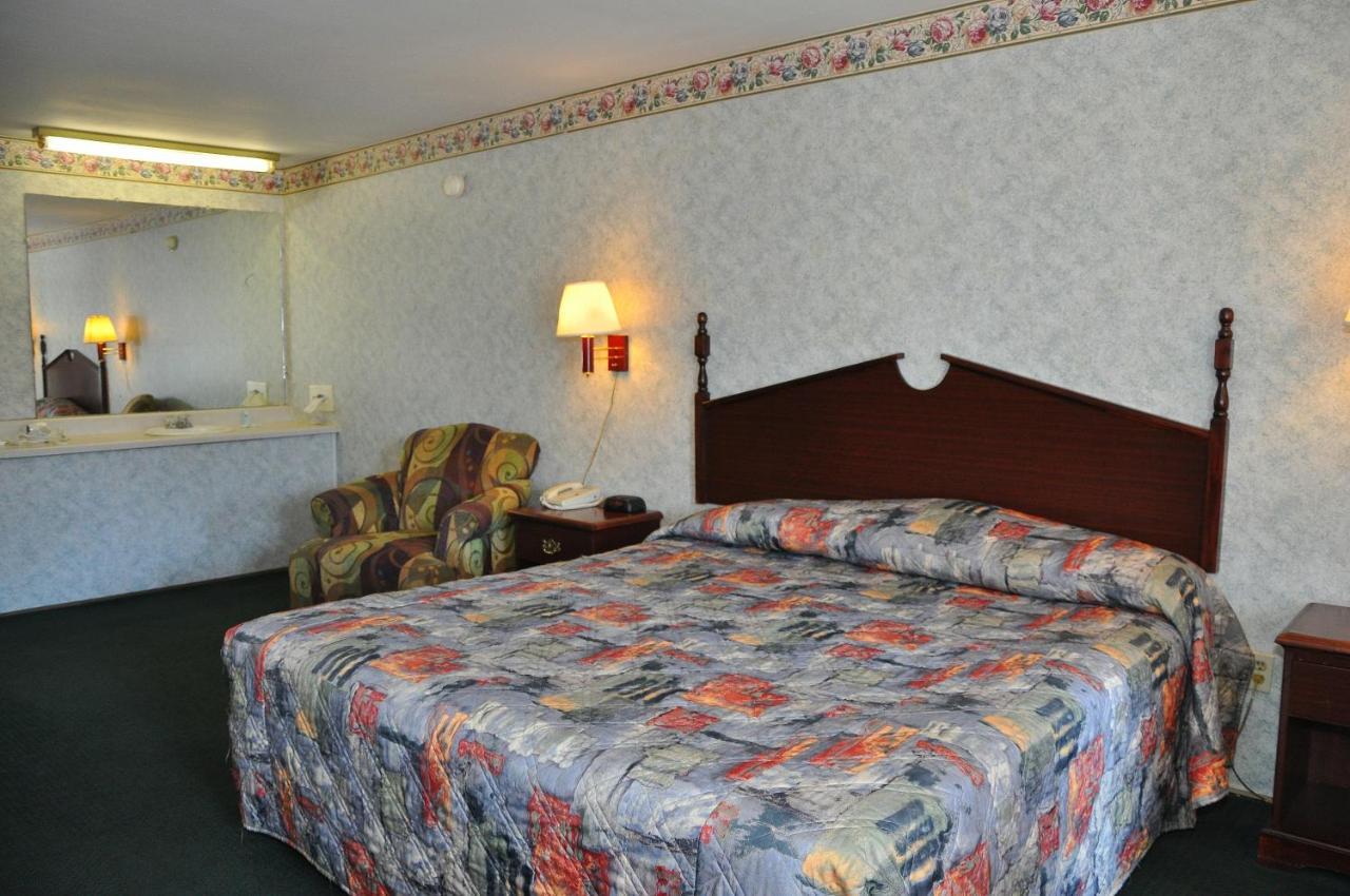 Merrimac Inn & Suites Уилямсбърг Екстериор снимка